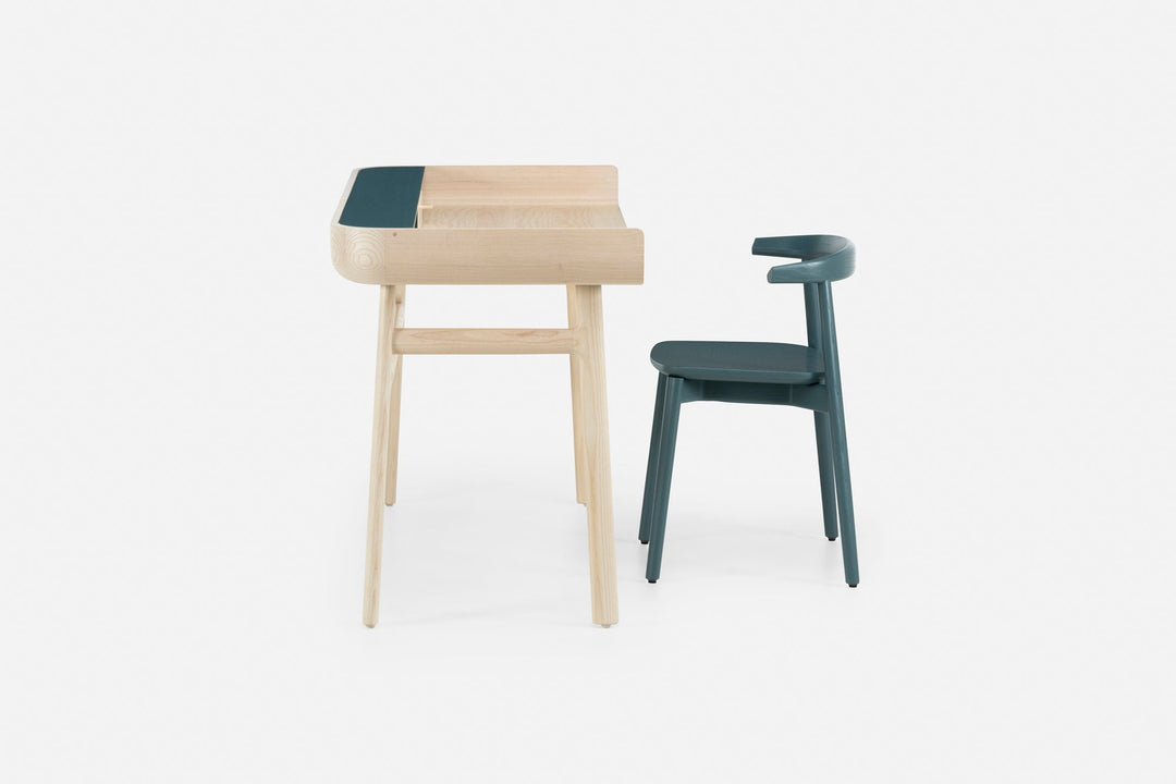 WHITE OILED ASH & BAY GLOSS HDF (+ ANDO CHAIR IN BAY PAINTED ASH)