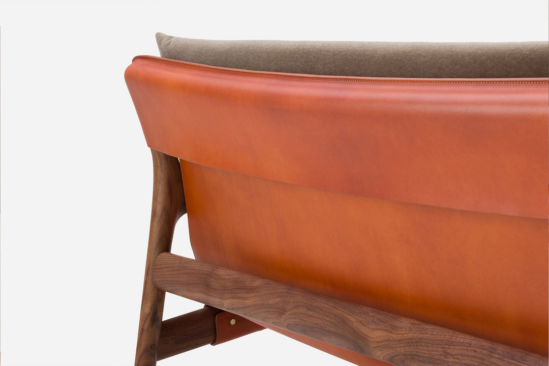 DANISH OILED WALNUT & DARK TAN LEATHER & BYRAM 361 (MODEL: MZ)