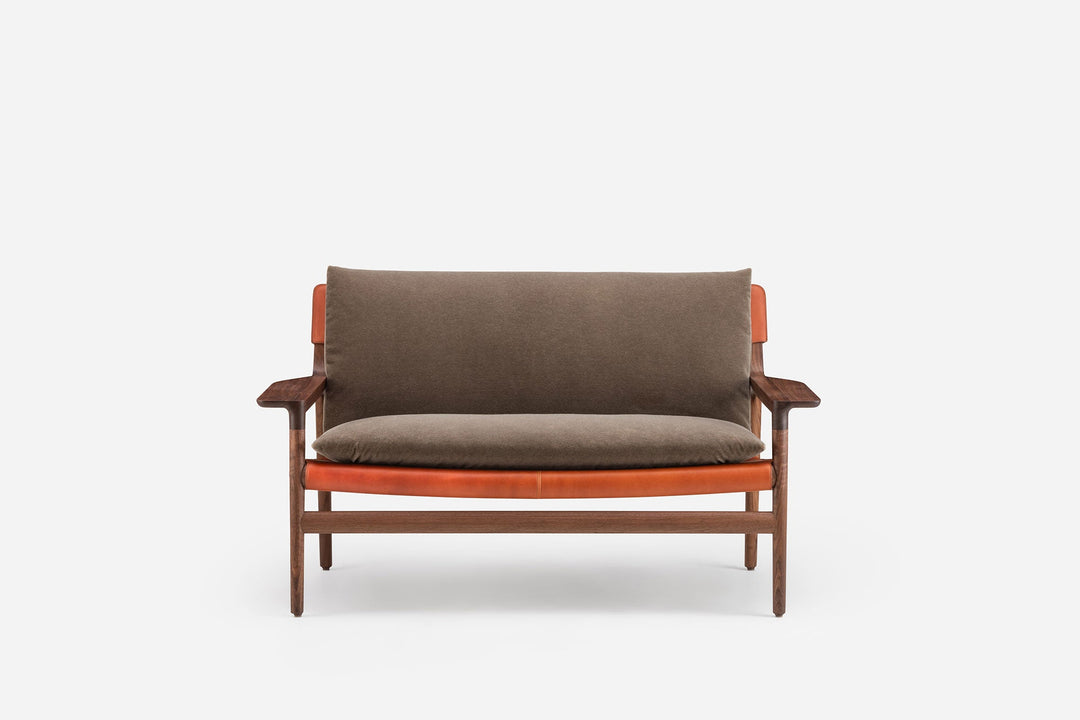 DANISH OILED WALNUT & DARK TAN LEATHER & BYRAM 361 (MODEL: MZ)