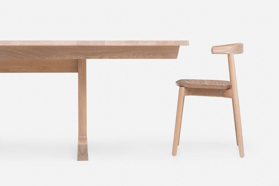 WHITE OILED OAK (+ ANDO CHAIR)