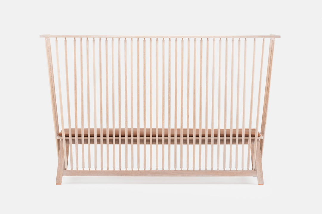 WHITE OILED OAK  (+ OPTIONAL SEAT PAD IN BROWN NATURAL GRAIN LEATHER)