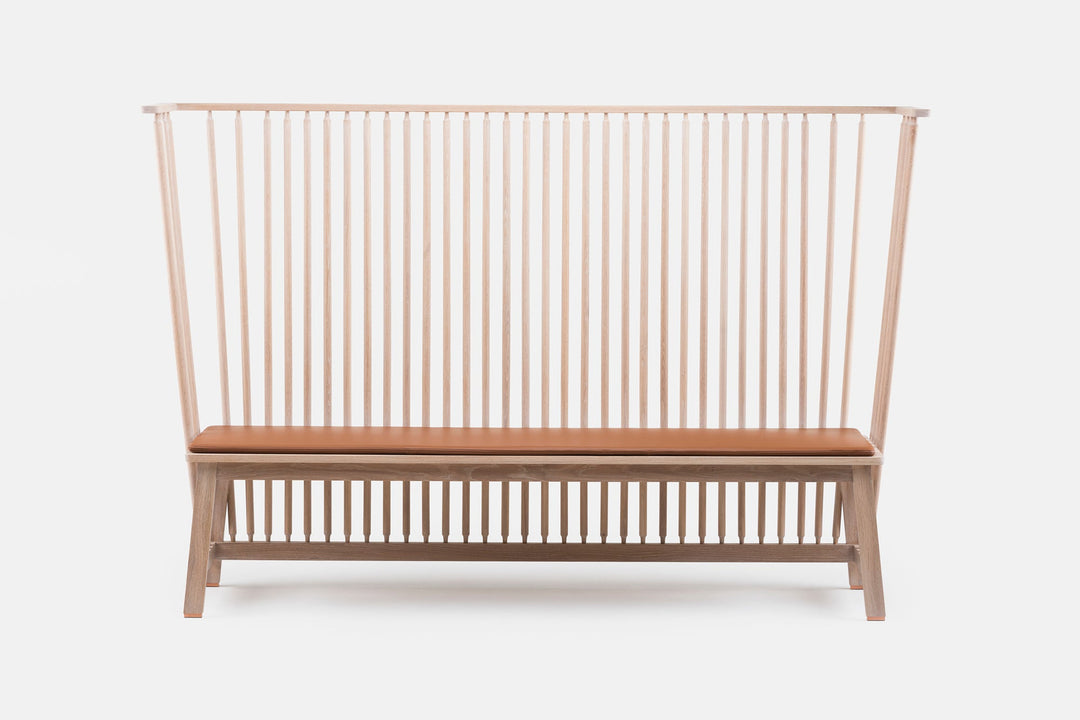 WHITE OILED OAK  (+ OPTIONAL SEAT PAD IN BROWN NATURAL GRAIN LEATHER)