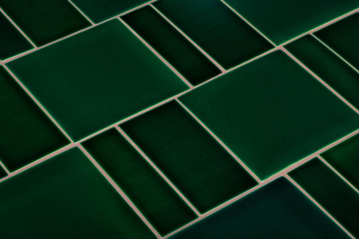 BLACK OILED WALNUT & GREEN TILE (MODEL: L)