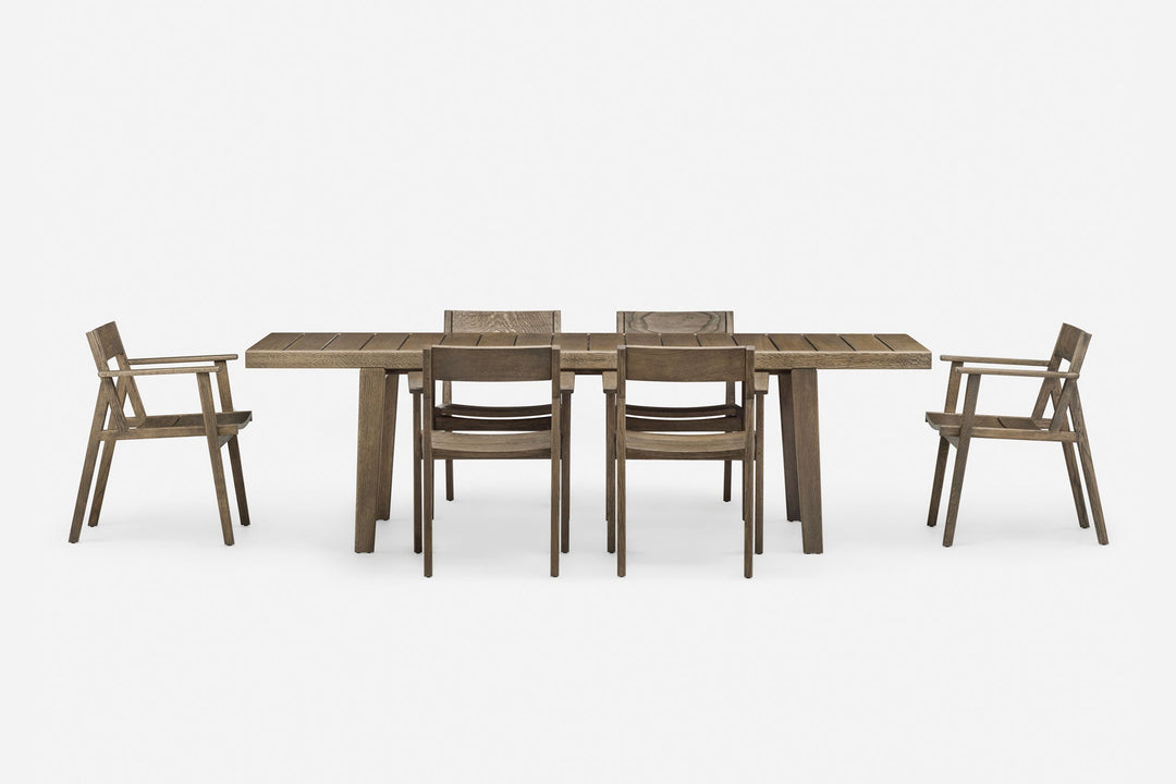 BLACK OILED EUROPEAN OAK (+ 98.6°F OUTDOOR TABLE)