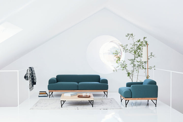 WHITE OILED OAK & CODA 2 962 (+ ARMSTRONG ARMCHAIR & COFFEE TABLE)