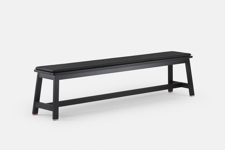 BLACK PAINTED ASH (MODEL: 443 + OPTIONAL SEAT PAD IN BLACK NATURAL GRAIN LEATHER)