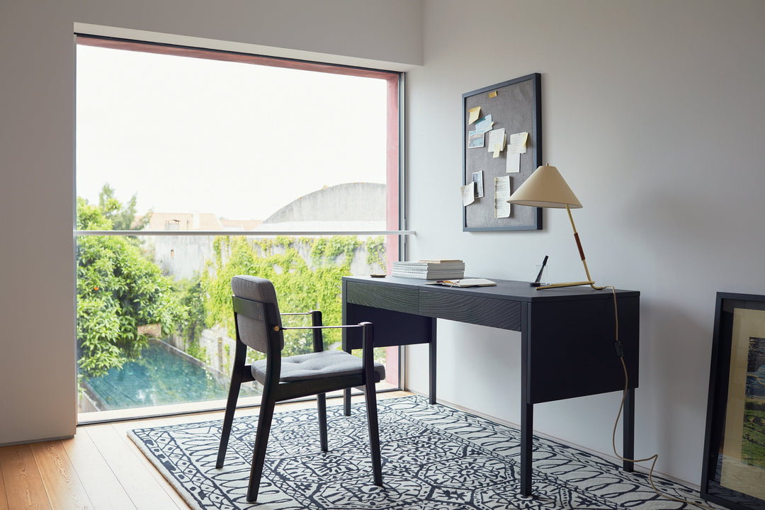 BLACK PAINTED ASH & BLACK NATURAL GRAIN LEATHER (+ CAPO DINING ARMCHAIR)